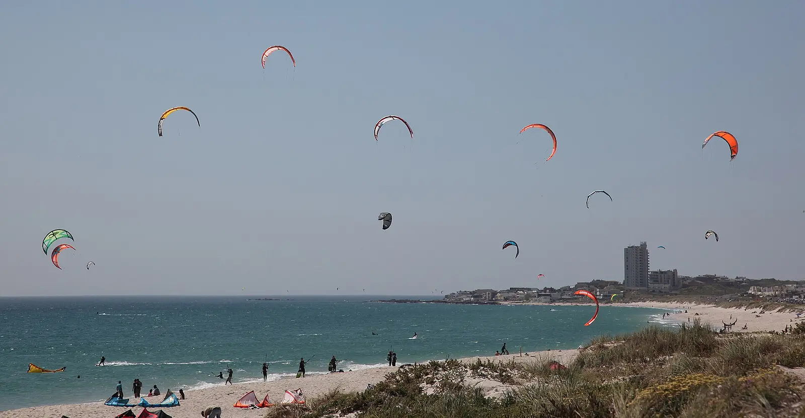 Kitesurfers off Bloubergstrand in Table Bay