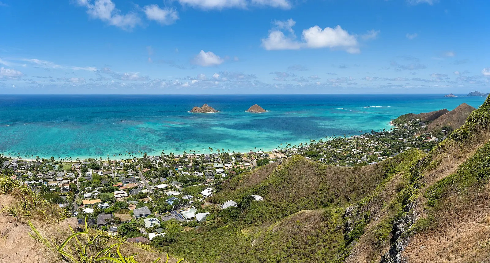 Kailua bay and the Mokulua islands from the Lanikai ridge