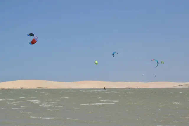 Kites over the lagoon at Tatajuba