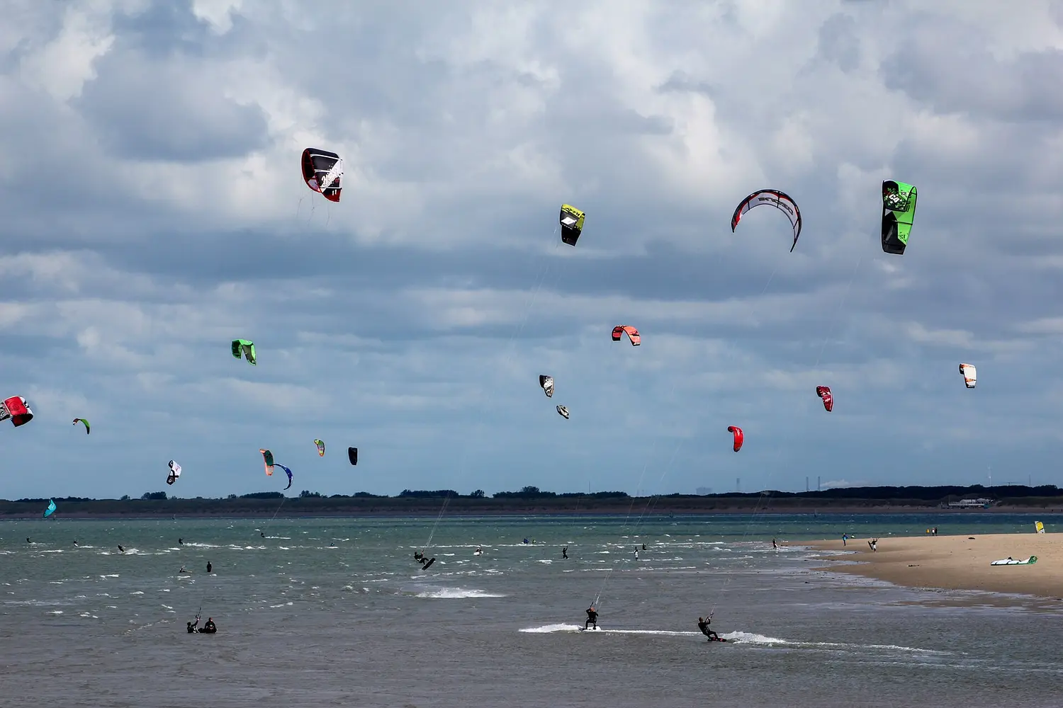 Kitesurfers on the Grevelingen near Scharendijke